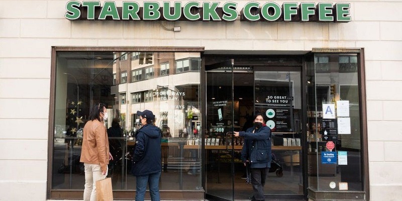 Starbucks Tutup 250 Gerai di Amerika Utara, Biaya Restrukturisasi Capai Rp5,3 Triliun
